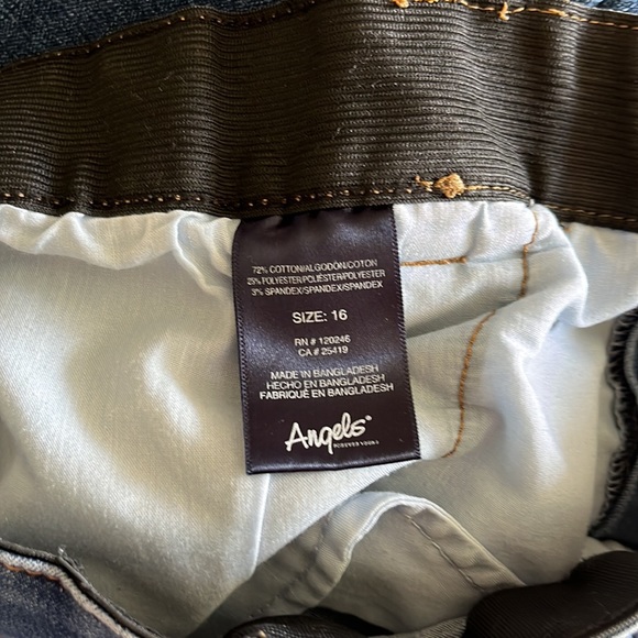 Angels Forever Young signature denim capris - Picture 4 of 4